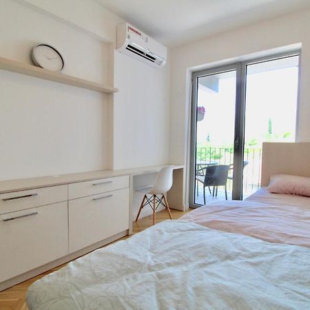 2Bd New Dobrota Apt With Bay Views Kotor Ngoại thất bức ảnh