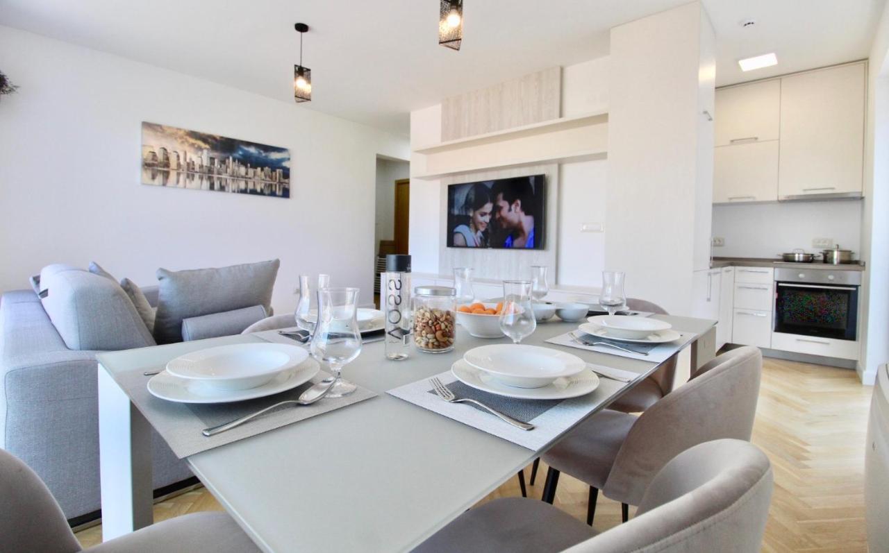2Bd New Dobrota Apt With Bay Views Kotor Ngoại thất bức ảnh