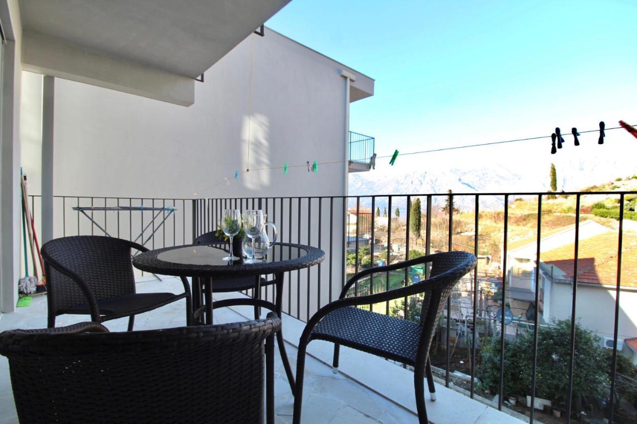 2Bd New Dobrota Apt With Bay Views Kotor Ngoại thất bức ảnh