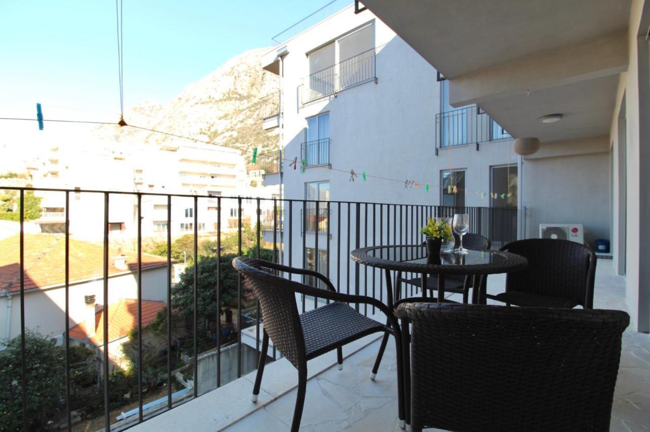 2Bd New Dobrota Apt With Bay Views Kotor Ngoại thất bức ảnh