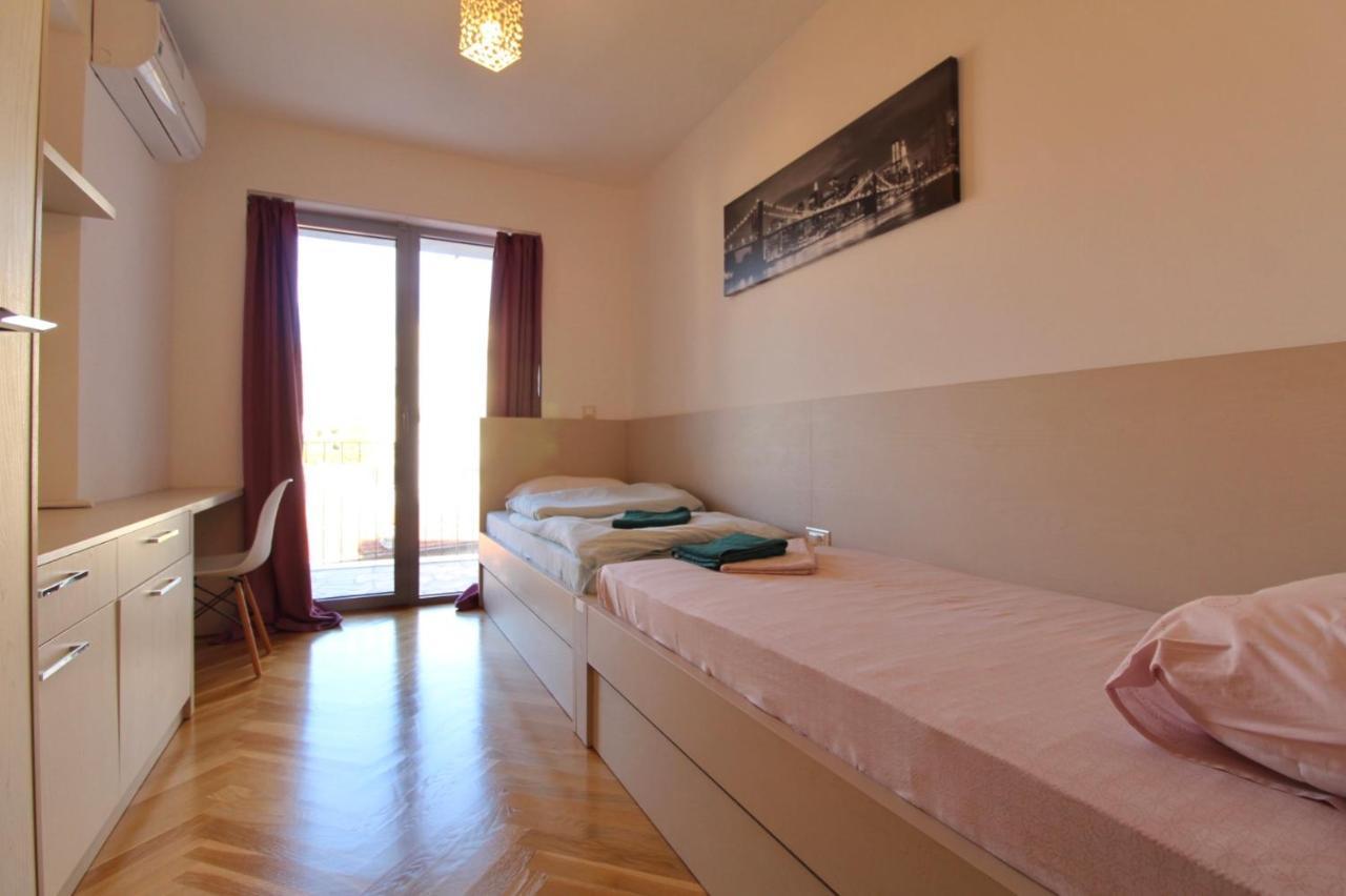 2Bd New Dobrota Apt With Bay Views Kotor Ngoại thất bức ảnh
